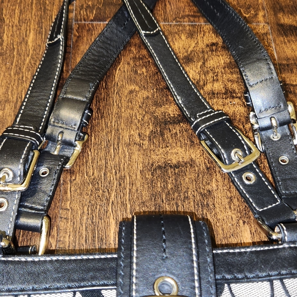 Coach Hampton Signature Handbag - Picture 7 of 13